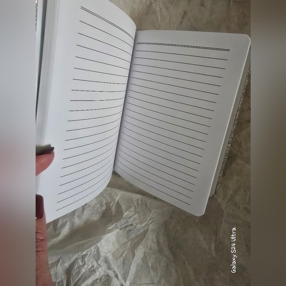 Little Shark Glitter Journal 192 pages New - Picture 9 of 9